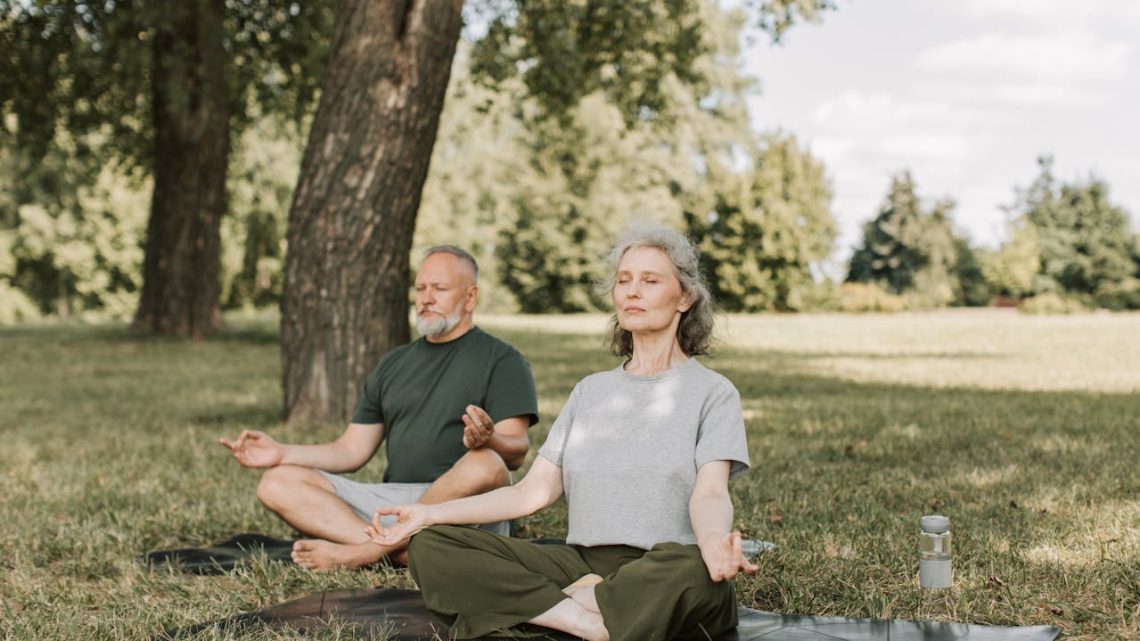Yoga pour Seniors : Vitalité et Bien-être à 60+ !