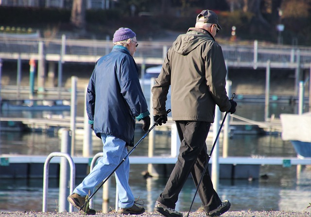 Seniors : quelles solutions pour faire face aux troubles de la marche ?